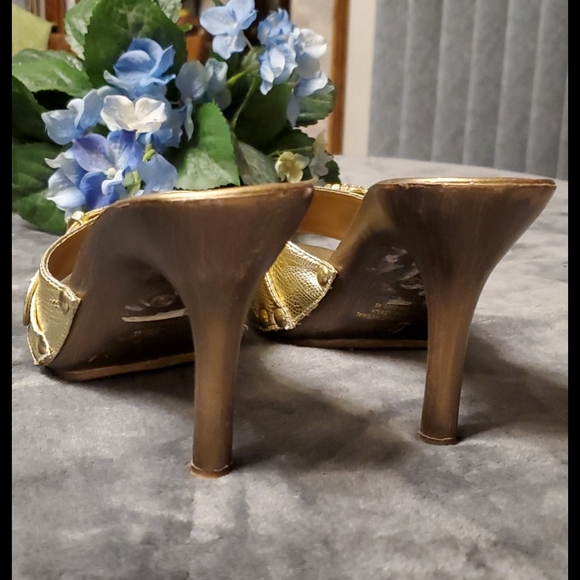 Heels - Picture 2 of 5